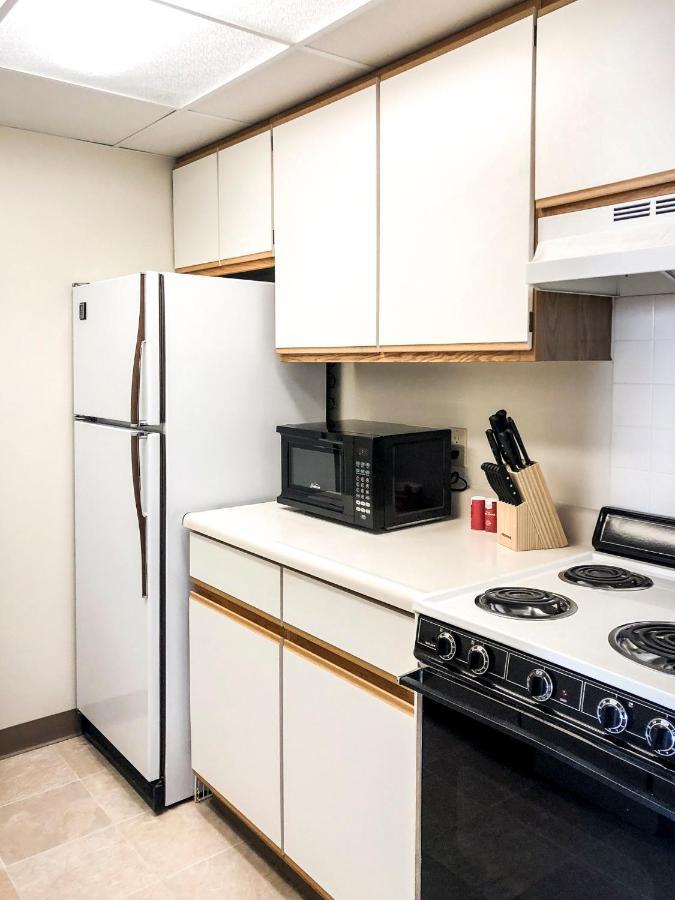 Short Term Rentals At The Park At Trowbridge Senior Community Southfield Exterior foto