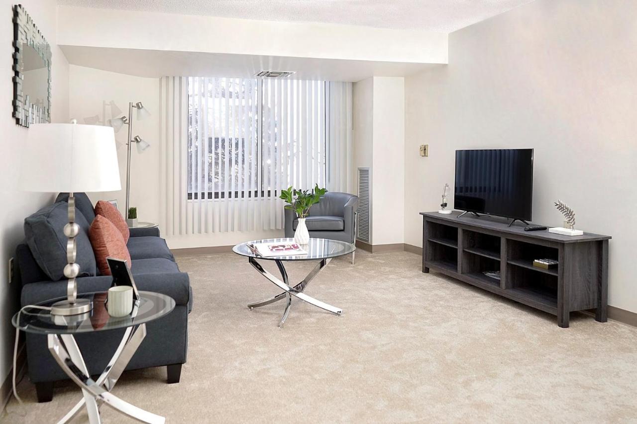 Short Term Rentals At The Park At Trowbridge Senior Community Southfield Exterior foto
