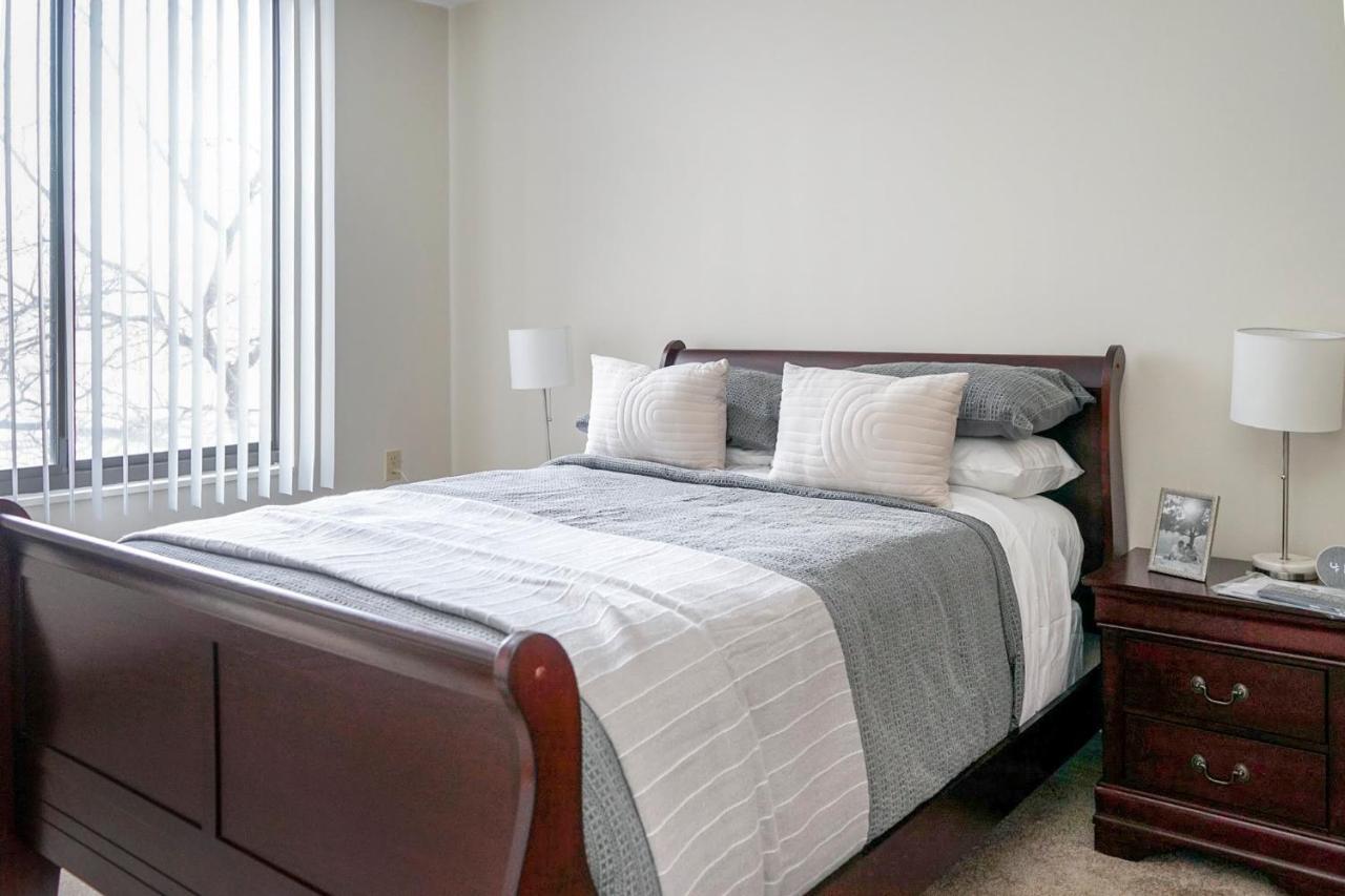 Short Term Rentals At The Park At Trowbridge Senior Community Southfield Exterior foto